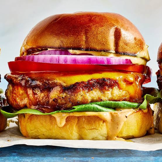SPECIAL CHICKEN BURGER