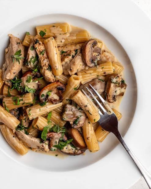 MUSHROOM CHICKEN PASTA